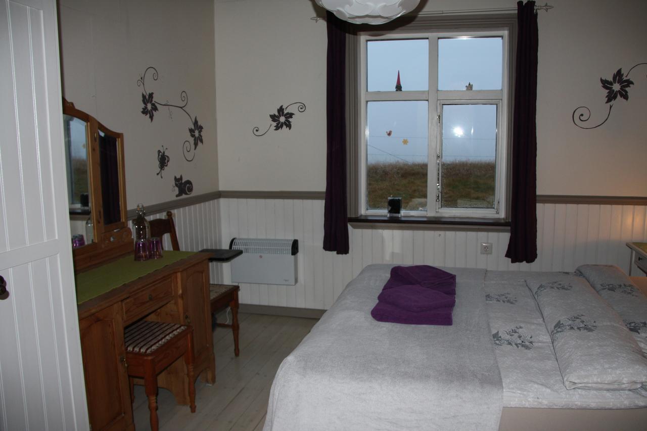Julia'S Guesthouse B&B Hnaus Buitenkant foto